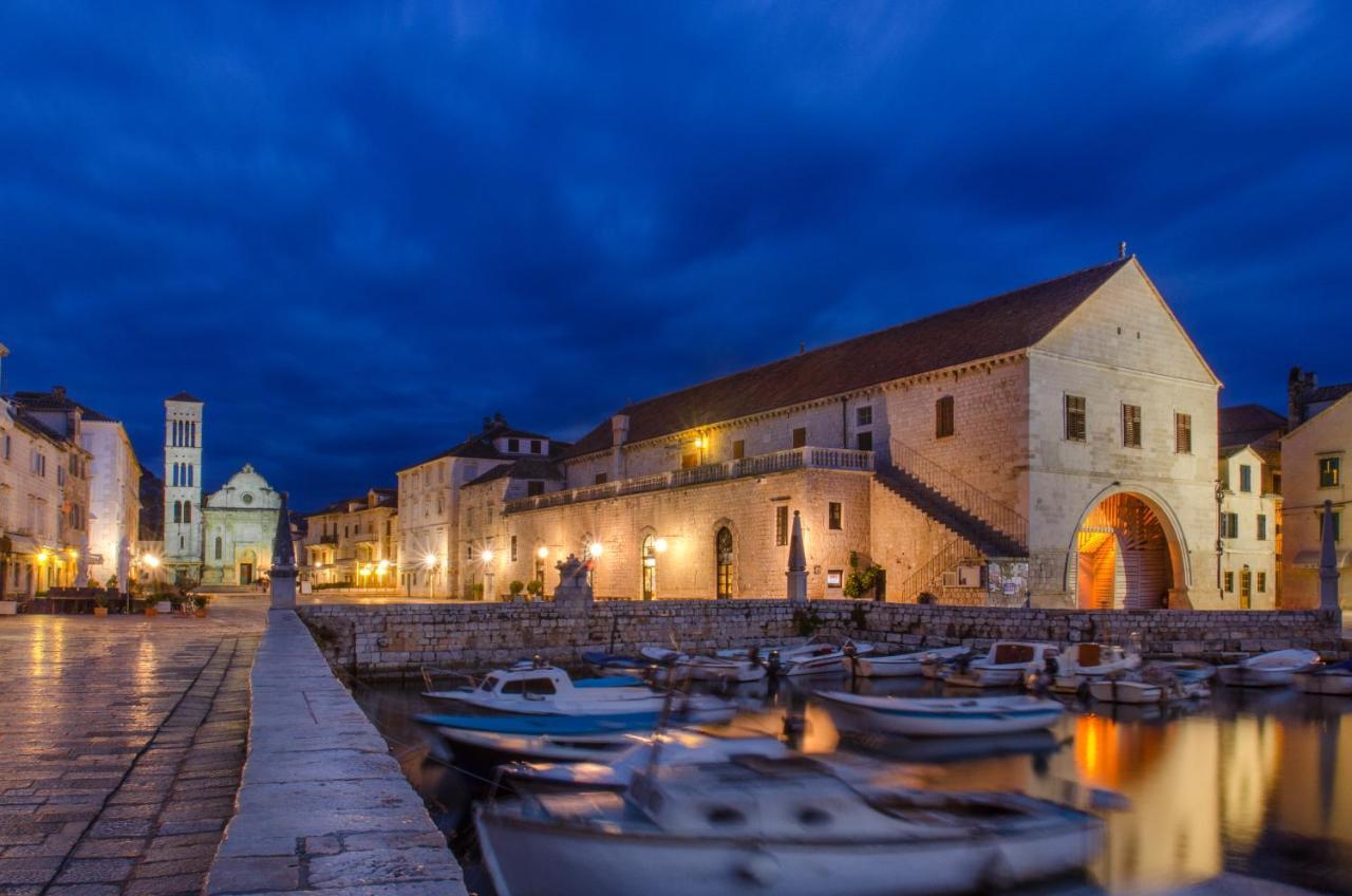 Apartments Stipisic Hvar Town Exterior foto
